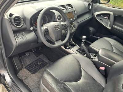 Toyota RAV4 Toyota RAV 4 RAV4 2.2 D-4D 150 CV DPF Luxury Grigio usata Cassano delle Murge