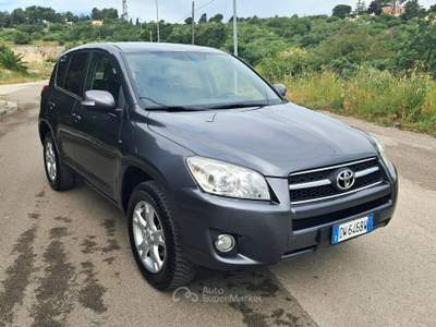 Toyota RAV4 Toyota RAV 4 RAV4 2.2 D-4D 150 CV DPF Luxury Grigio usata Cassano delle Murge