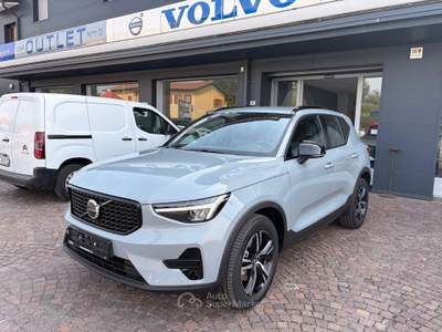 Volvo XC40 VOLVO XC40 B3 PLUS DARK KM ZERO 2026 Grigio usata Pian Camuno