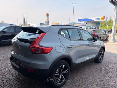 Volvo XC40 VOLVO XC40 B3 PLUS DARK KM ZERO 2026 Grigio usata Pian Camuno