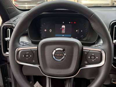 Volvo XC40 VOLVO XC40 B3 PLUS DARK KM ZERO 2026 Grigio usata Pian Camuno