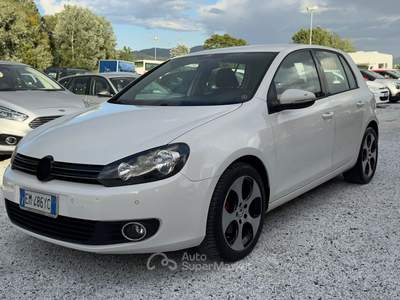 Volkswagen Golf 5p. Highline Bianco usata Massarosa