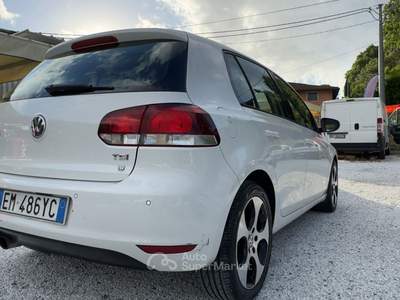 Volkswagen Golf 5p. Highline Bianco usata Massarosa
