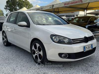 Volkswagen Golf 5p. Highline Bianco usata Massarosa
