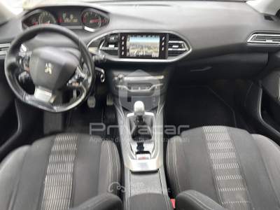 Peugeot 308 PEUGEOT 308 BlueHDi 120 S&S SW Allure Blu/Azzurro usata San Benedetto del Tronto