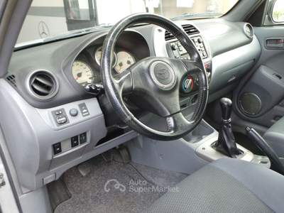 Toyota RAV4 vettura tenuta molto bne Argento usata Dormelletto