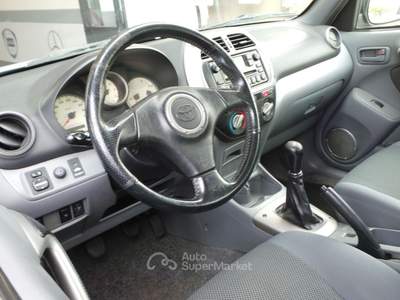 Toyota RAV4 vettura tenuta molto bne Argento usata Dormelletto