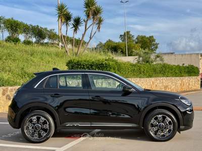 Fiat 600 HYBRID 145CV DCT MHEV+NAVI+RCAM+2PDC+LED Nero usata Civitavecchia