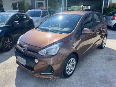 Hyundai i10 1.0 MPI TECH 67cv Marrone usata Napoli
