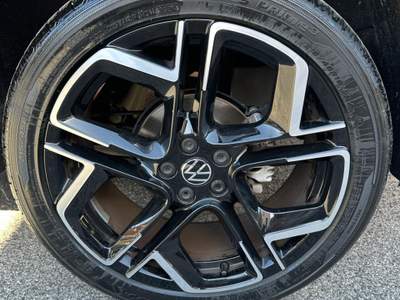 Volkswagen Taigo R Line Version non fumatore + 2 TAGLIANDI CASA MADRE Grigio usata Roma