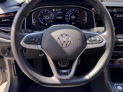 Volkswagen Taigo R Line Version non fumatore Beige usata Roma