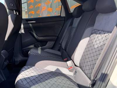 Volkswagen Taigo R Line Version non fumatore Beige usata Roma