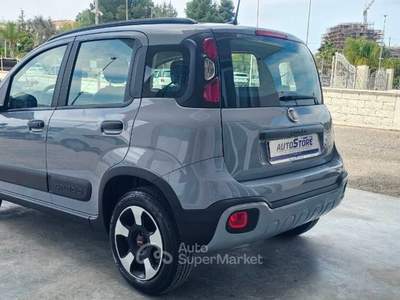 Fiat Panda 1.0 firefly hybrid City Cross s&s 70cv Grigio usata Vittoria