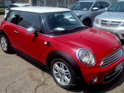 MINI Cooper LA PICCOLA CHE PIACE Rosso usata San Donato Milanese
