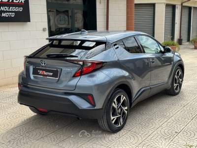 Toyota C-HR 1.8 HYBRID LOUNGE E-CVT 122CV Grigio usata Cerignola
