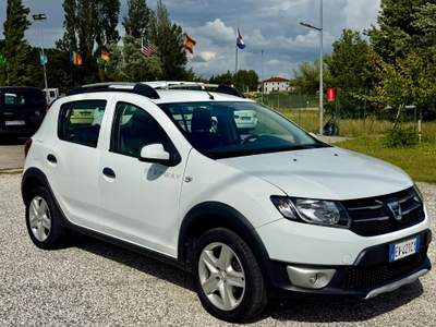Dacia Sandero KM ORIGINALI GARANTITI , GARANZIA 1 ANNO COMPRESA NEL PREZZO Bianco usata Porcari
