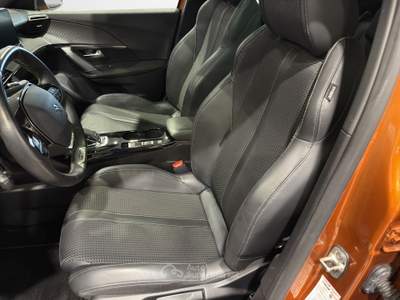 Peugeot 2008  1.2 puretech gt line s&s 130cv eat8 Arancione usata Firenze
