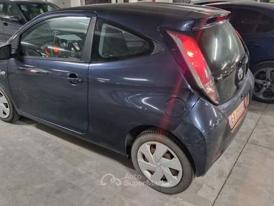 Toyota Aygo AYGO X-PLAY 3 PORTE UNICO PROPRIETARIO Blu/Azzurro usata Roma