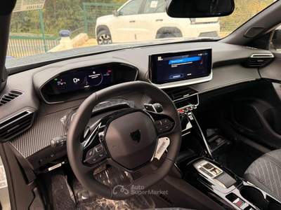 Peugeot 2008 1.2 PureTech Allure S&S 100 cv Grigio usata Teano
