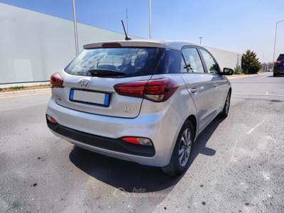 Hyundai i20 1.2 5 porte Econext Connectline Argento usata Cassacco