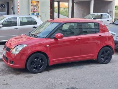 Suzuki Swift SUZUKI SWIFT 1.3 5P GLX (68 KW Rosso usata Casaluce