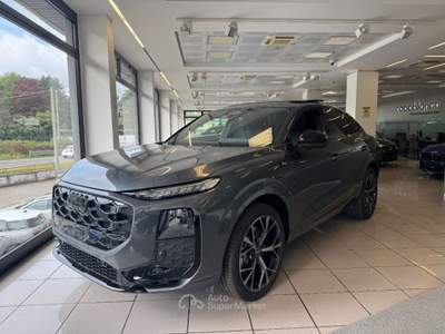 Audi Q3 SPB TDI Stronic SLine Black edition+TETTO+20"+LED Grigio usata Arsago Seprio