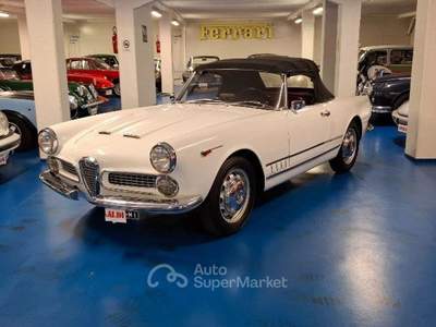Alfa Romeo Giulia SPIDER TOURING**ITALIANA DA SEMPRE-TARGHE MILANO Bianco usata Vigevano