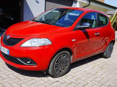Lancia Ypsilon gold Rosso usata Sacile