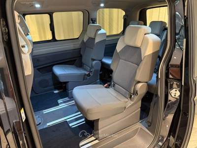 Volkswagen Multivan 2.0 TDI DSG Space 7P DAB+ APP Connect LED Nero usata Chiusa