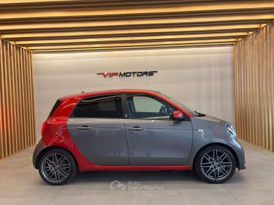 Smart ForFour SMART FORFOUR 1.0 ALLESTIM BRABUS PELLE FULL UNICO PROPRIETARIO Grigio usata Latina