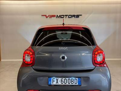 Smart ForFour SMART FORFOUR 1.0 ALLESTIM BRABUS PELLE FULL UNICO PROPRIETARIO Grigio usata Latina