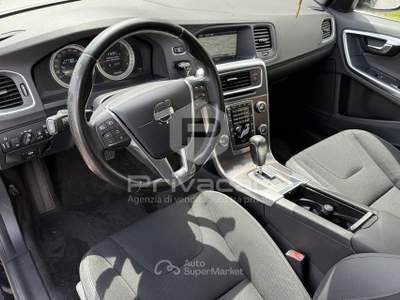 Volvo V60 VOLVO V60 D3 Geartronic Kinetic Nero usata Cuneo