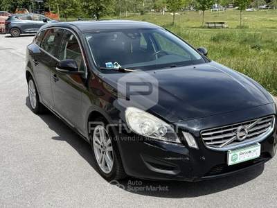 Volvo V60 VOLVO V60 D3 Geartronic Kinetic Nero usata Cuneo