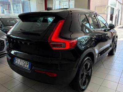 Volvo XC40 D4 AWD Geartronic Momentum Nero usata Castellammare di Stabia