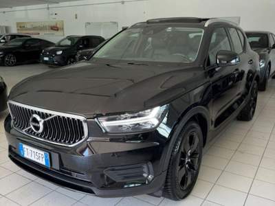 Volvo XC40 D4 AWD Geartronic Momentum Nero usata Castellammare di Stabia