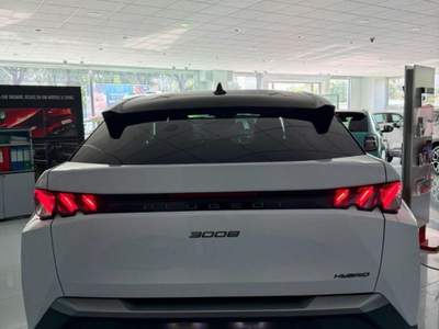 Peugeot 3008 Hybrid 145 e-DCS6 GT Exclusive Bianco usata Castellammare di Stabia