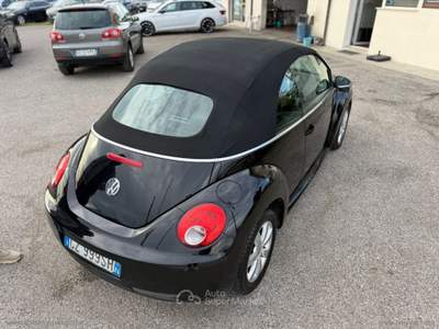 Volkswagen New Beetle New Beetle 1.4 16V Cabrio usata Cervia
