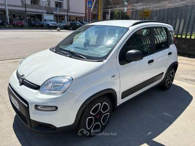 Fiat Panda 1.0 firefly hybrid City Life s&amp;s 70cv 5p.ti Bianco usata Cento