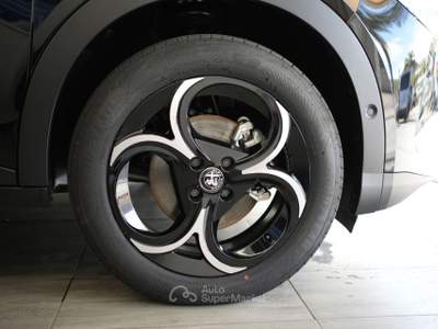 Alfa Romeo Junior 1.2 136 CV Hybrid eDCT6 Speciale + Tetto apribile Nero usata Pozzuoli