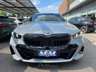 BMW Serie 5 530d Futura d Touring 48V xdrive MSport auto Grigio usata Martellago