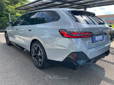 BMW Serie 5 530d Futura d Touring 48V xdrive MSport auto Grigio usata Martellago