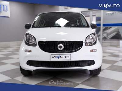 Smart ForFour 1.0 Youngster 71CV Twinamic Bianco usata Latina