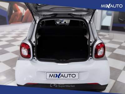 Smart ForFour 1.0 Youngster 71CV Twinamic Bianco usata Latina