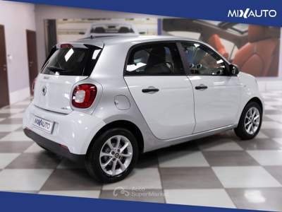 Smart ForFour 1.0 Youngster 71CV Twinamic Bianco usata Latina