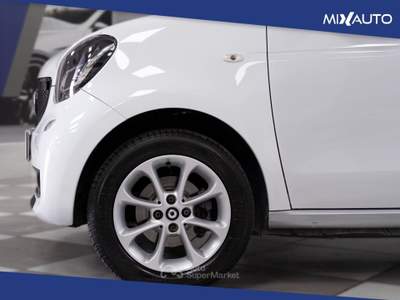 Smart ForFour 1.0 Youngster 71CV Twinamic Bianco usata Latina