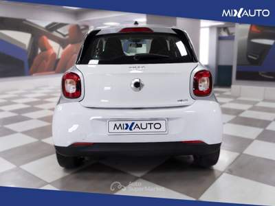 Smart ForFour 1.0 Youngster 71CV Twinamic Bianco usata Latina