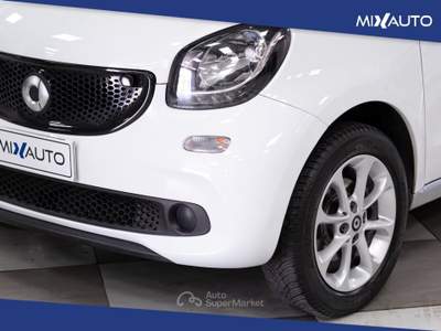 Smart ForFour 1.0 Youngster 71CV Twinamic Bianco usata Latina
