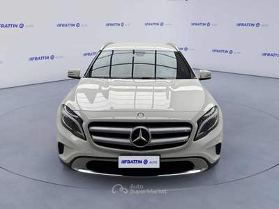Mercedes-Benz GLA Gla 200 D Automatic Sport Bianco usata Cassola