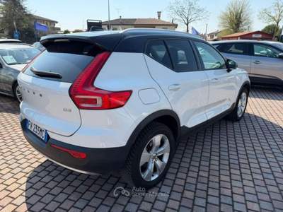 Volvo XC40 D3 150CV Geartronic Momentum Bianco usata San Donà di Piave