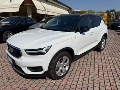Volvo XC40 D3 150CV Geartronic Momentum Bianco usata San Donà di Piave